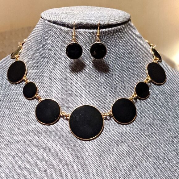 Black & gold circles statement necklace & matching loop pierced earrings - Picture 1 of 8